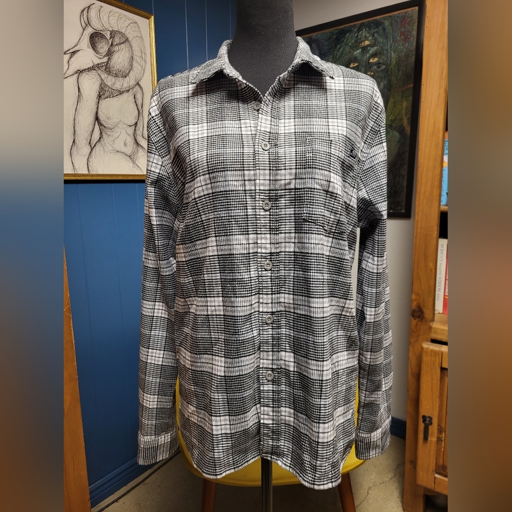 ...lost Flannel Size M